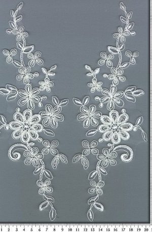 06-1036 Tüll alapú krém páros csipke