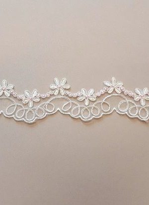 06-1053 Krém-rózsaszín zsinórozott szegő csipke 4cm