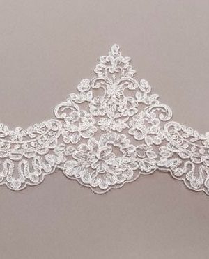 06-1067 Krém zsinórozott szegő csipke 17cm