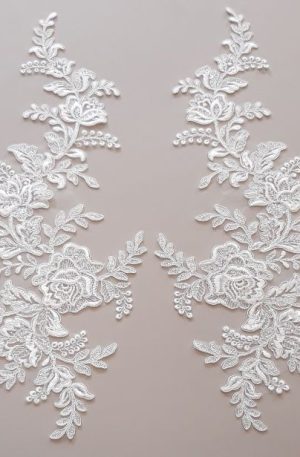 06-1266 Krém zsinóros páros csipke