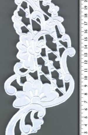 06-518 Düsesz alapú fehér csipke