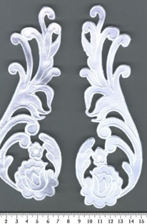 06-520 Szatén alapú fehér páros csipke