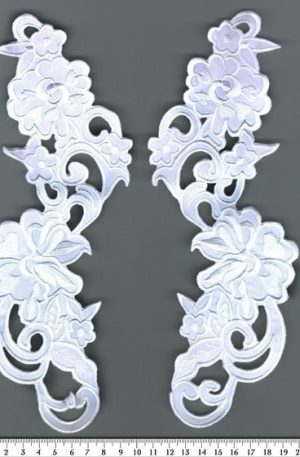 06-523 Szatén alapú fehér páros csipke