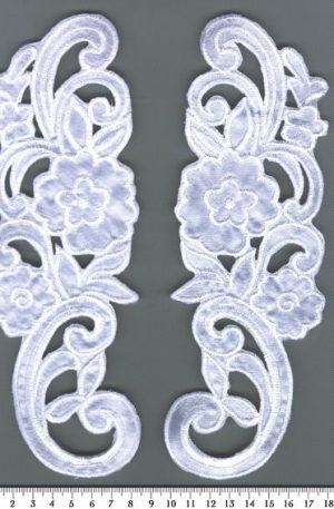 06-527 Szatén alapú fehér páros csipke