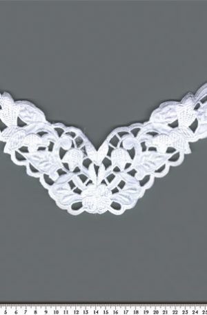 06-612 Düsessz alapú fehér csipkemotívum