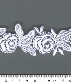 06-721 Fehér hímzett szegő csipke 4cm