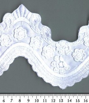 06-795 krém-arany düssesz szegő 10cm