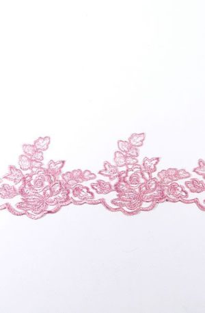 06-m-12  Mályva tüll alapú hímzett szegő csipke 10cm