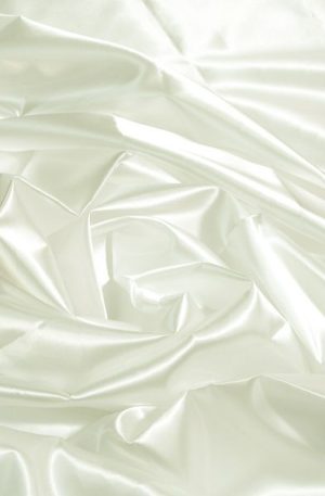 15-080 Törtfehér szatén 150cm