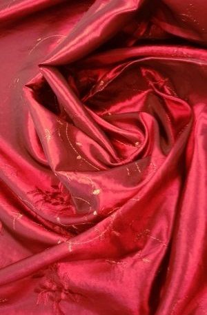 15-11 piros himzett gyűrt taft 150cm