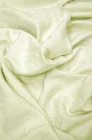 15-19 Világos zöld brokát