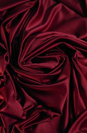 15-358 Meggy piros düsesz 150cm