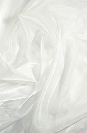 15-397 Törtfehér fényes organza 150cm