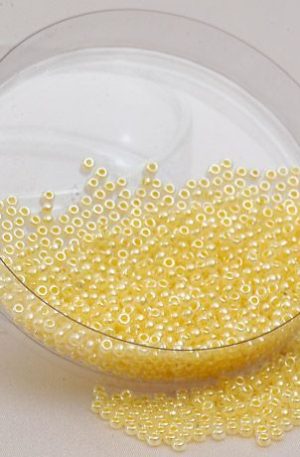 19-020 üveggyöngy sárga 2mm