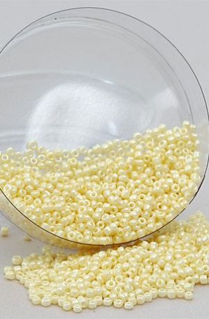 19-071 sötét krém üveggyöngy 2mm