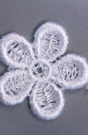 06-654  Csipke virág -fehér