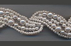 23-102 Törtfehér fűzött gyöngy