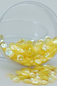 26-039 flitter sárga kicsi 6mm 500gr / csomag