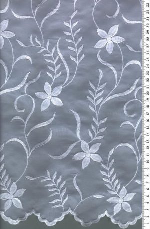 Fehér organza alapú csipkeanyag – Prémium Minőségű Alapanyagok Esküvői Ruhákhoz