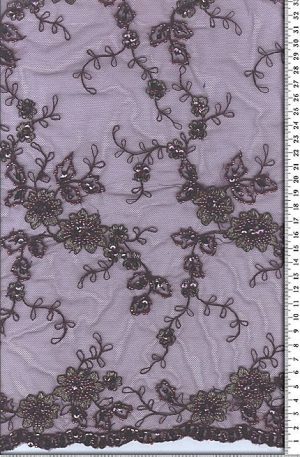 28-601 S.lila Tüll alapon csipkeanyag, hímzett, gyöngyökkel