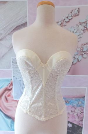 33-003 Krém csipke corset