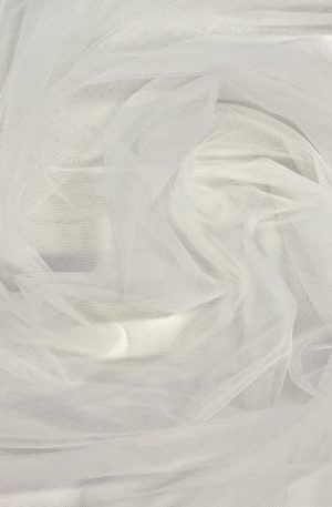 15-562 Törtfehér puha tüll 300cm