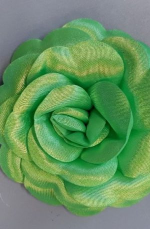 30-26 Neon zöld szatén pufi rózsa 8cm