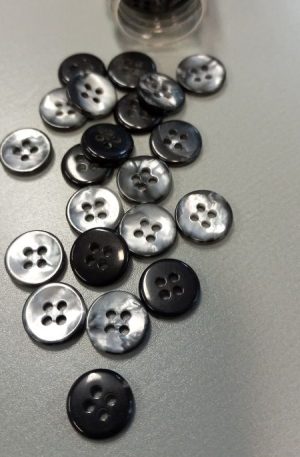 01-007 Műanyag gomb