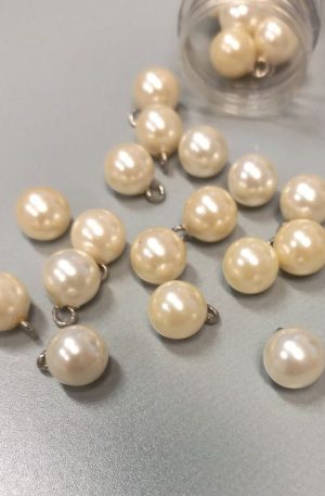 01-264 Krém műanyag gyöngygomb