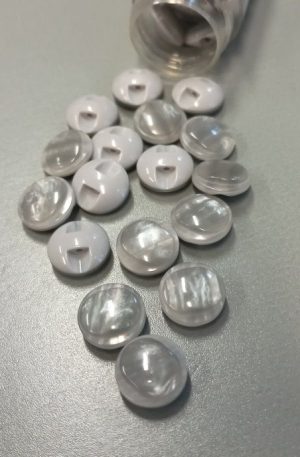 01-318 Műanyag gomb