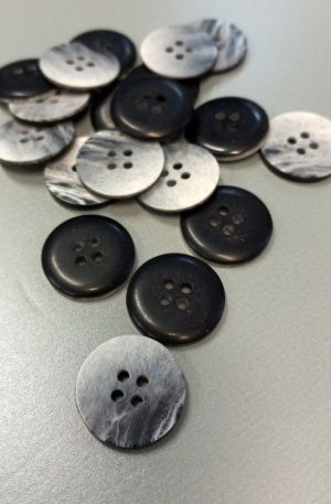 01-324 Műanyag gomb