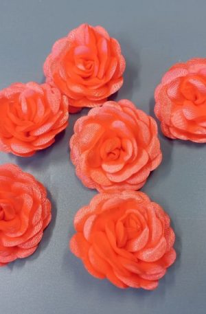 30-27 Neon narancssárga szatén pufi rózsa 5cm