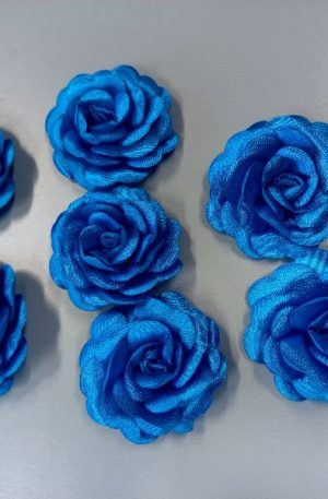 30-35 Cölinkék szatén pufi rózsa 5cm