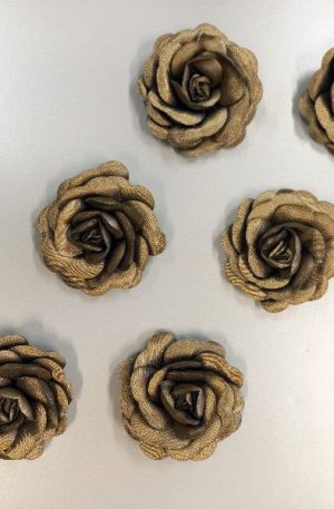 30-45 Khekizöld szatén pufi rózsa 5cm