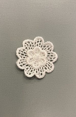 06-669  Virág - törtfehér