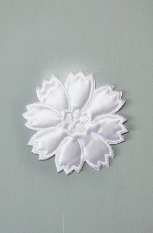 06-497 Steppelt szatén fehér csipke virág Ø10 cm