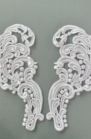 06-449 Fehér páros légcsipke