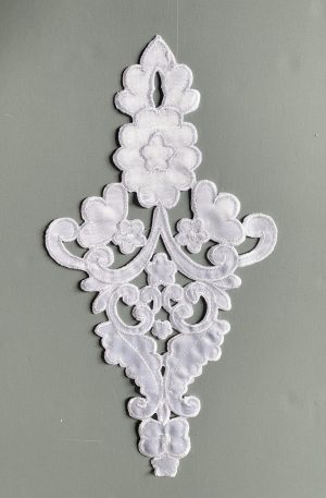 06-616 Düsessz alapú fehér rácsos csipkemotívum