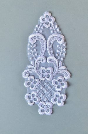 06-359 Organza alapú fehér csipkemotívum