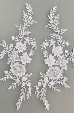 06-1302 Fehér gyöngyös páros csipke 35 x 12,5 cm