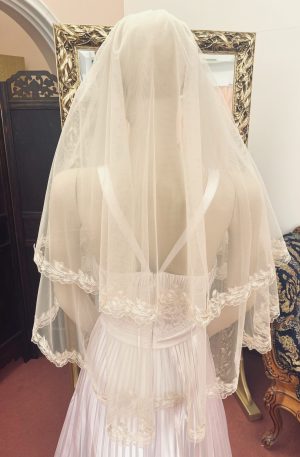 39-109 használt pezsgő fátyol