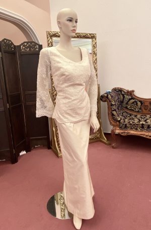 33-5382 Pezsgő "I" vonalú francia csipkés ruha