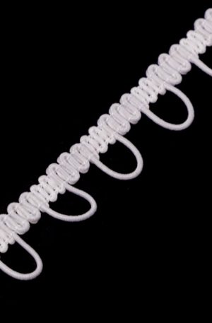 31-005-7 Törtfehér gombolás pánt gumis