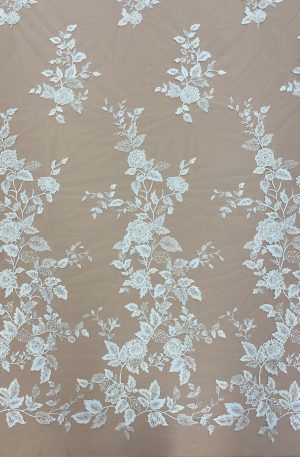 28-755 Fehér virágos-leveles csipkeanyag