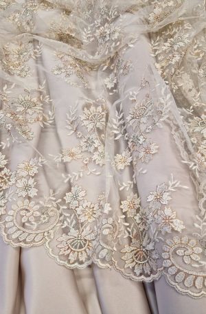 28-554 tüll csipkeanyag