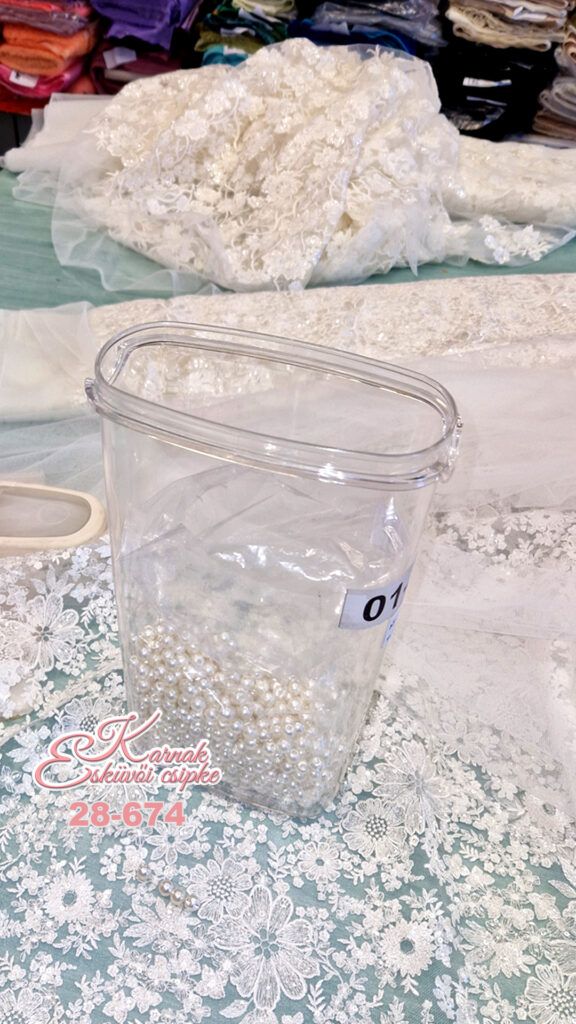 Esküvői ruha anyagválasztás képek alapján