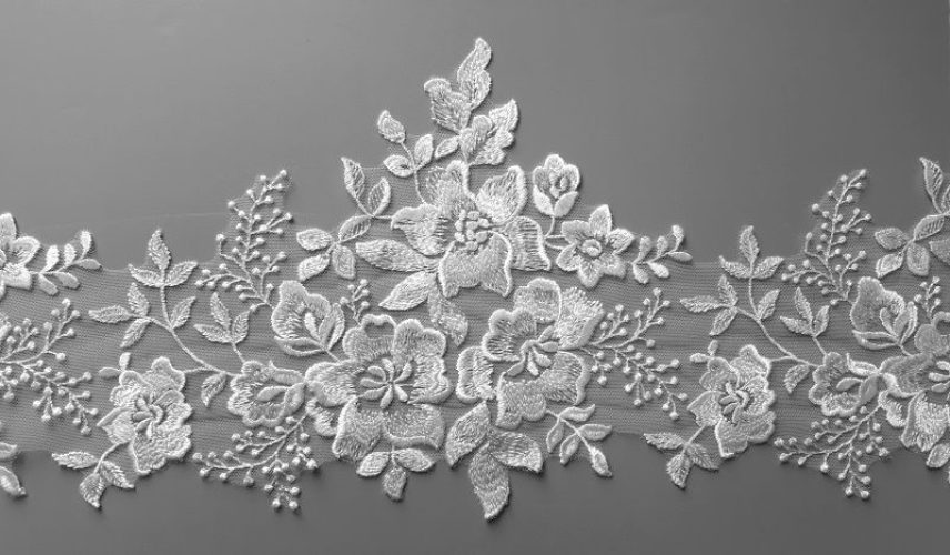 fehér csipke szegő