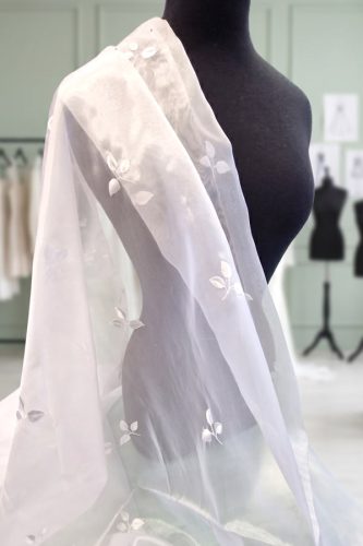 hímzett organza