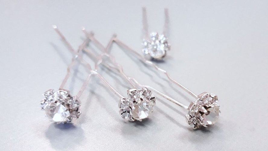 Kristály díszítésű hajtű. Csomagonként 4db hajtű.

Métere: 7 cm hosszú