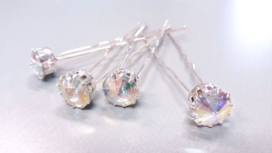 AB Kristály díszítésű hajtű. Csomagonként 4db hajtű.

Métere: 7 cm hosszú